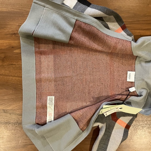 NEW!  Burberry Check Knit Zip-Up Hoodie 6Y - Picture 9 of 11
